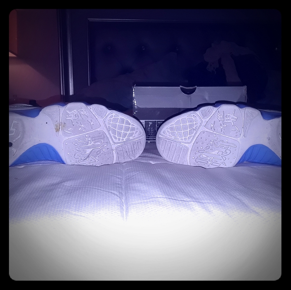 Jordan 9's North Carolina blue n white.